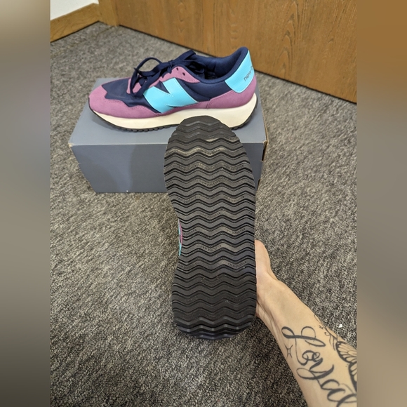 New Balance Mens 237 V1 Sneaker Men's 9.5 NIB - Picture 4 of 5